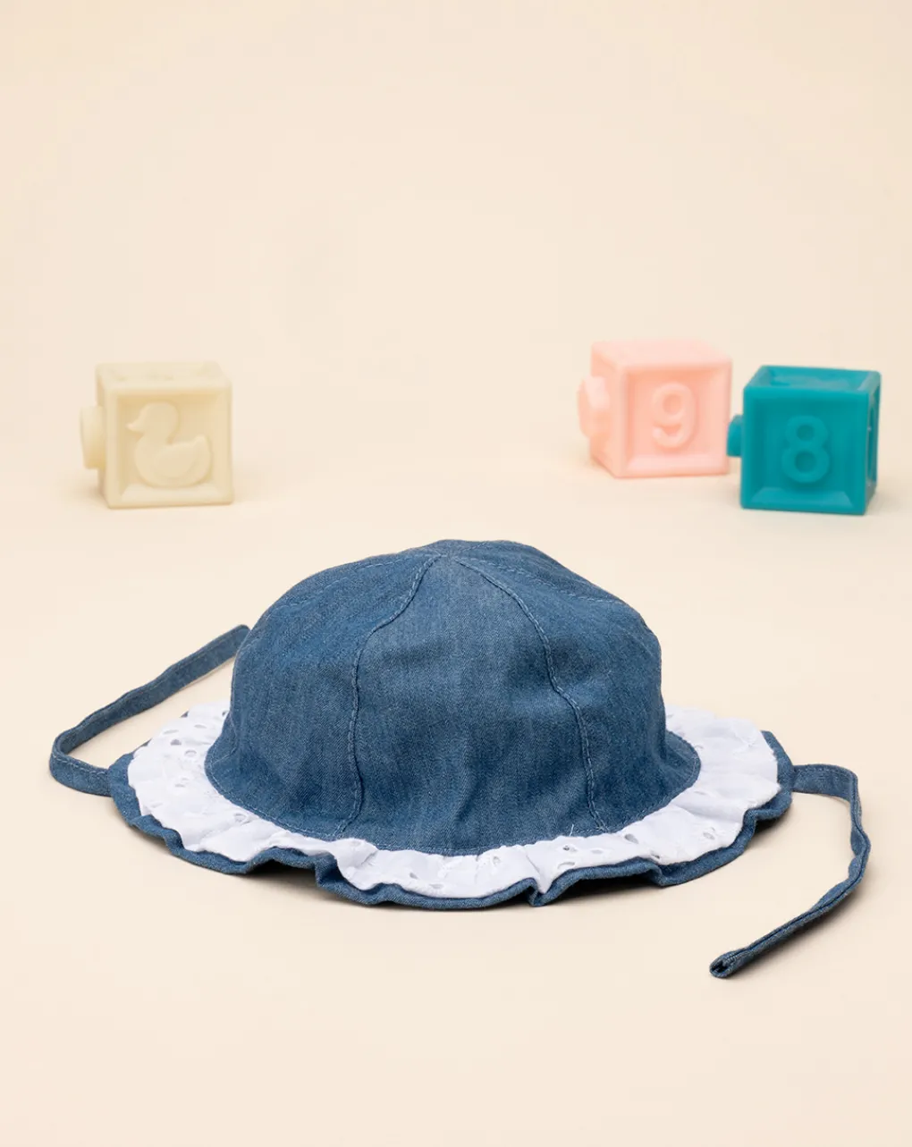 Prenatal Cappellini Cuffiette E Muffole-Cappello Neonata Chambray Con Sangallo
