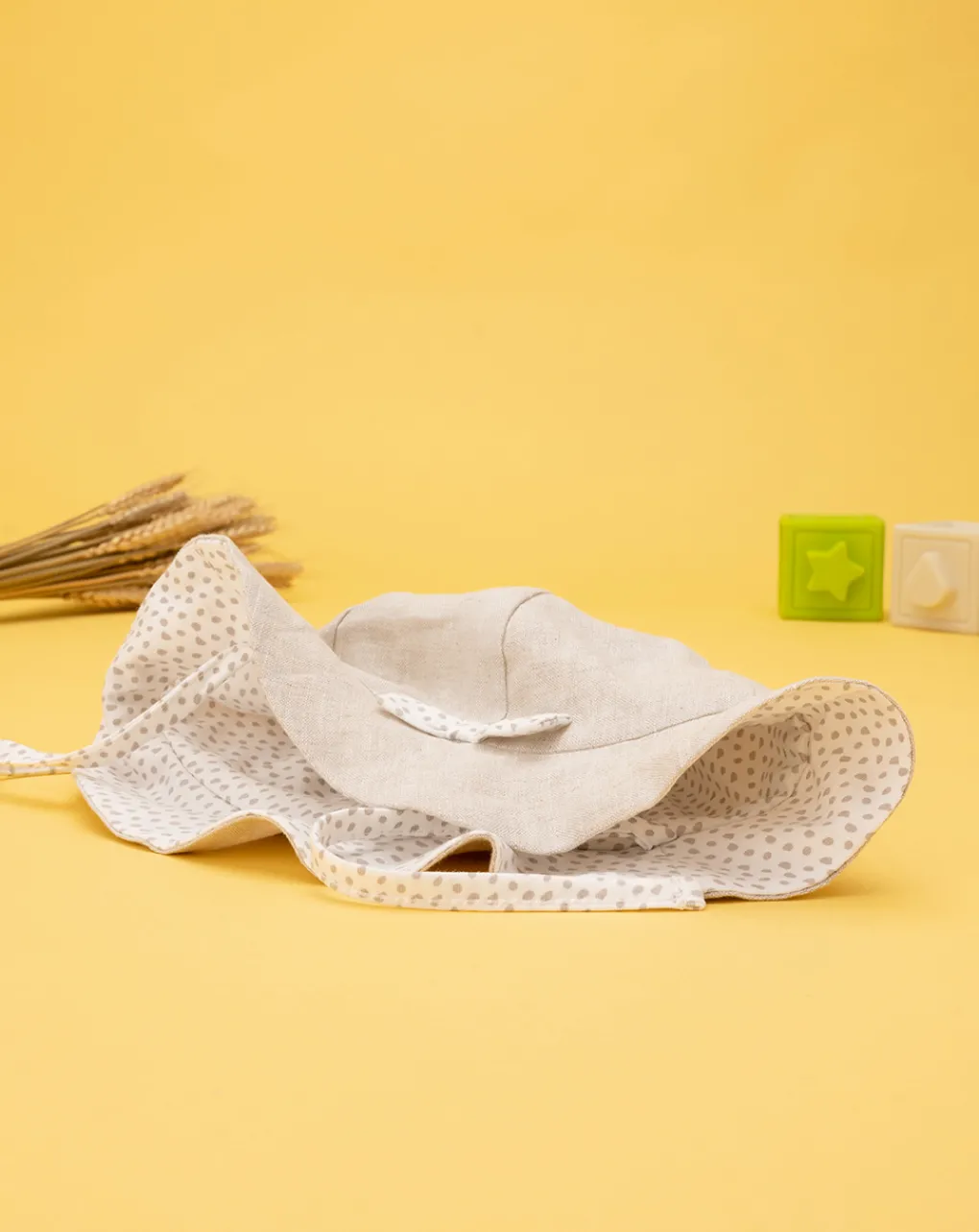Prenatal Cappellini Cuffiette E Muffole-Cappello Neonata In Lino Con Fiocco
