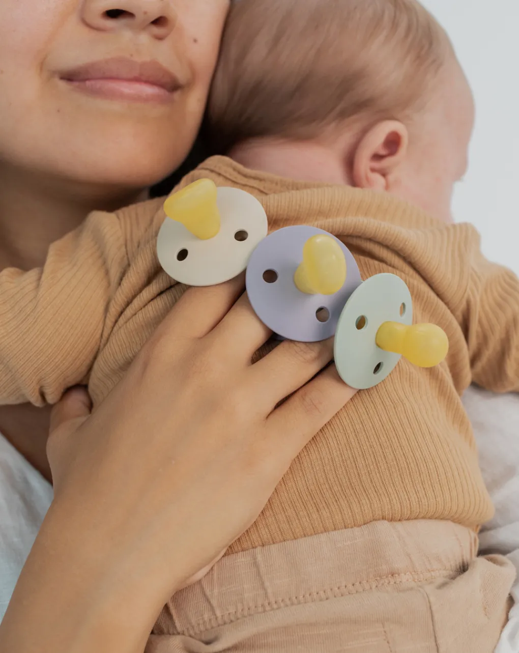 BIBS Succhietti-Set 2 Ciucci Tettarella Anatomica In Gomma Naturale 6/18 Mesi - Colore Vaniglia E Cloud -