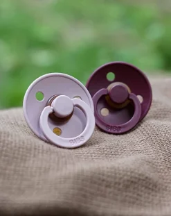 BIBS Succhietti-Set 2 Ciucci Tettarella Tonda In Gomma Naturale 6/18 Mesi - Colore Pink Plum E Sambuco -